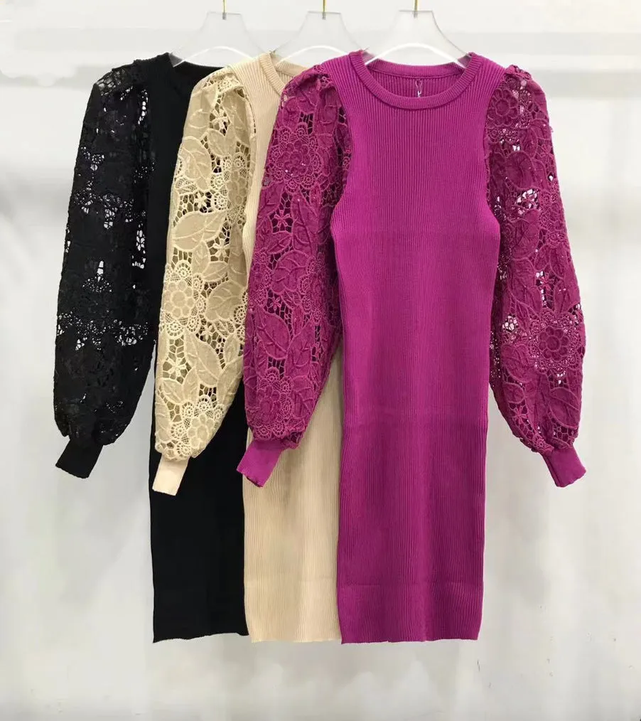 Abito in maglia con maniche in pizzo
