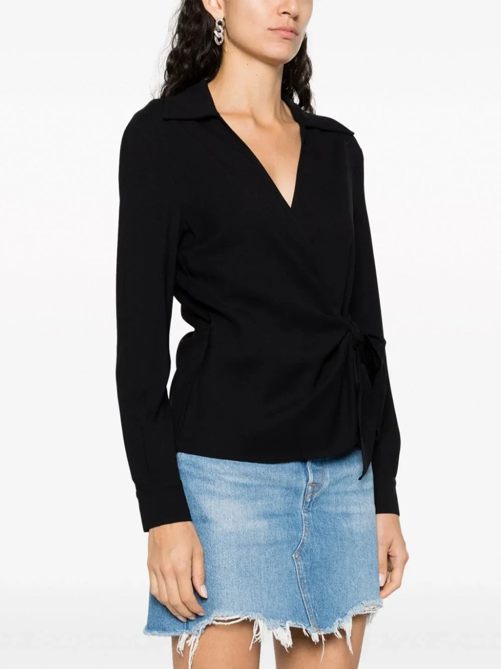 BLUSA NERA CON NODO