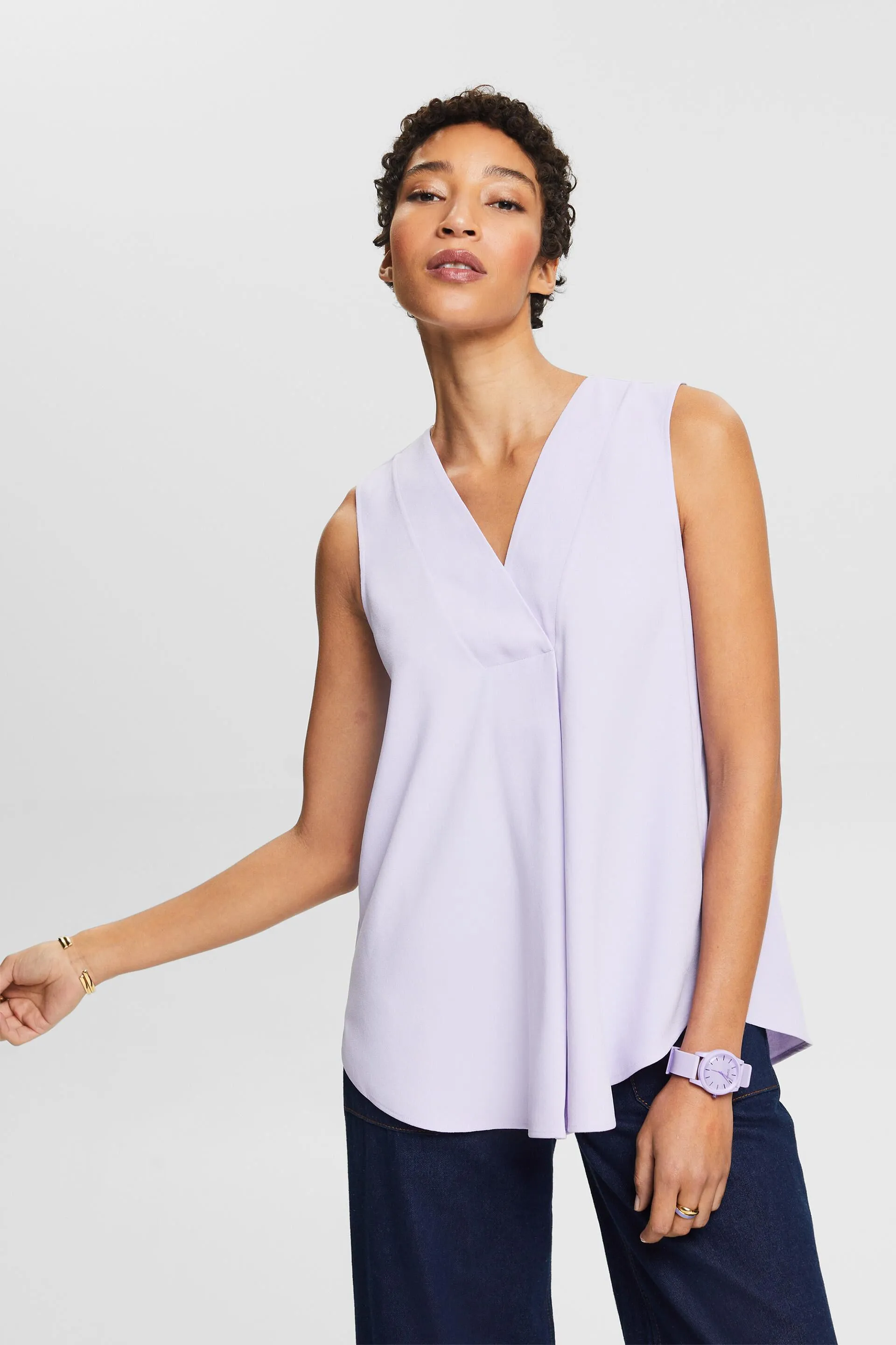 Blusa senza maniche e con scollo a V