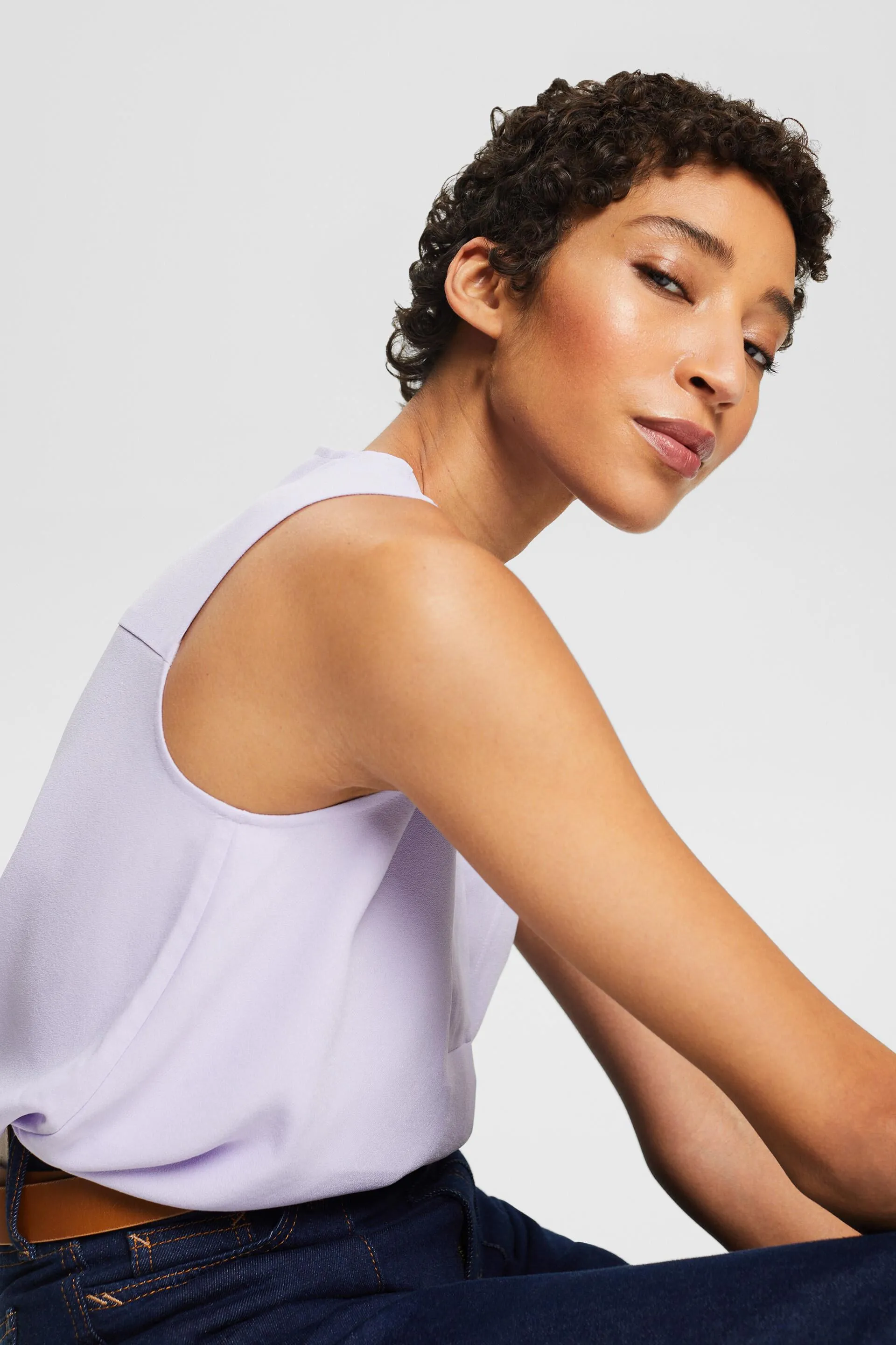 Blusa senza maniche e con scollo a V