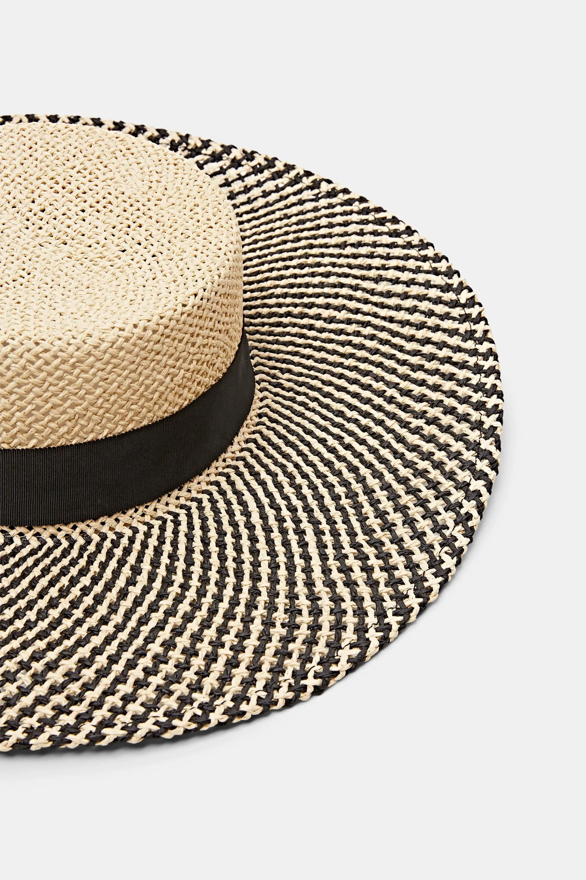 Cappello estivo in paglia