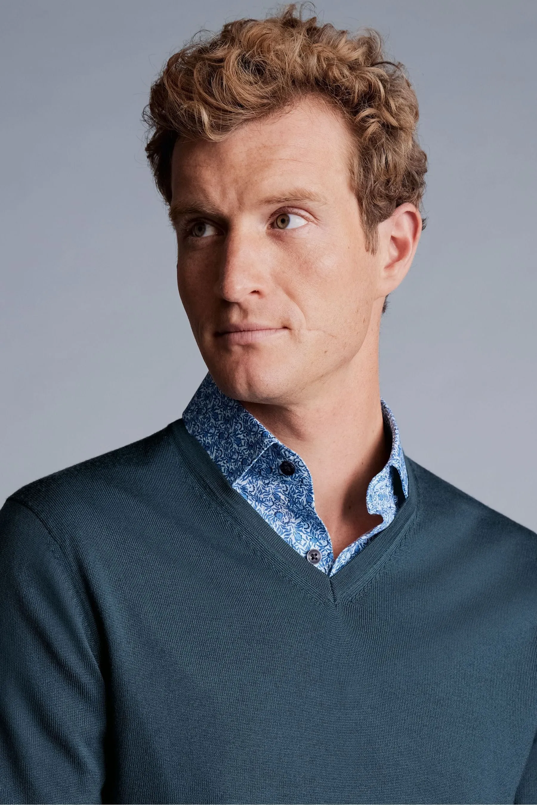 Charles Tyrwhitt - Maglia in puro lana merino con scollo a V