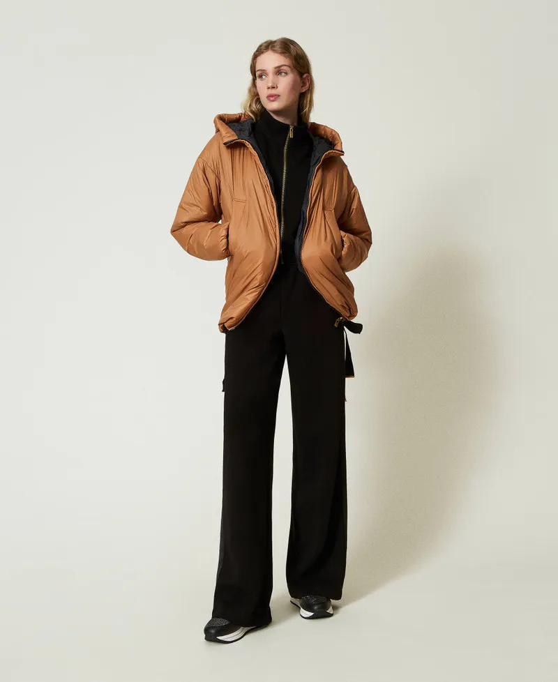 Felpa con zip e pantaloni a palazzo