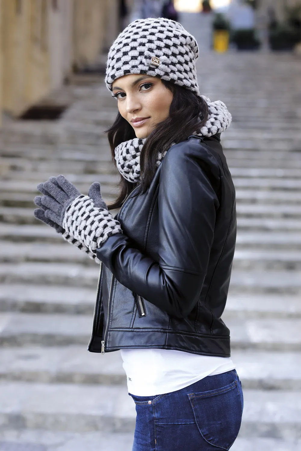 Guanti model 136325 Kamea