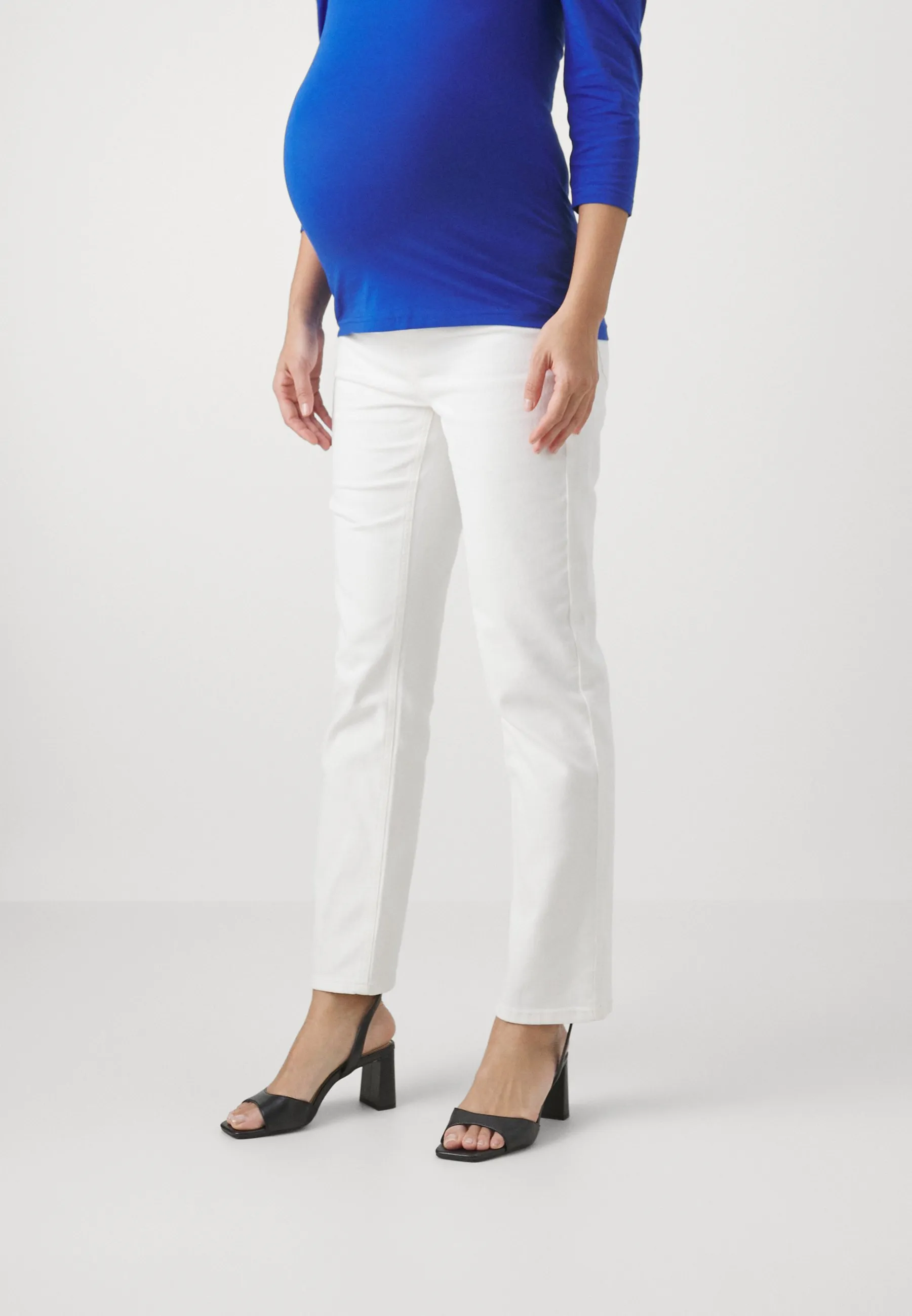 Jeans a sigaretta