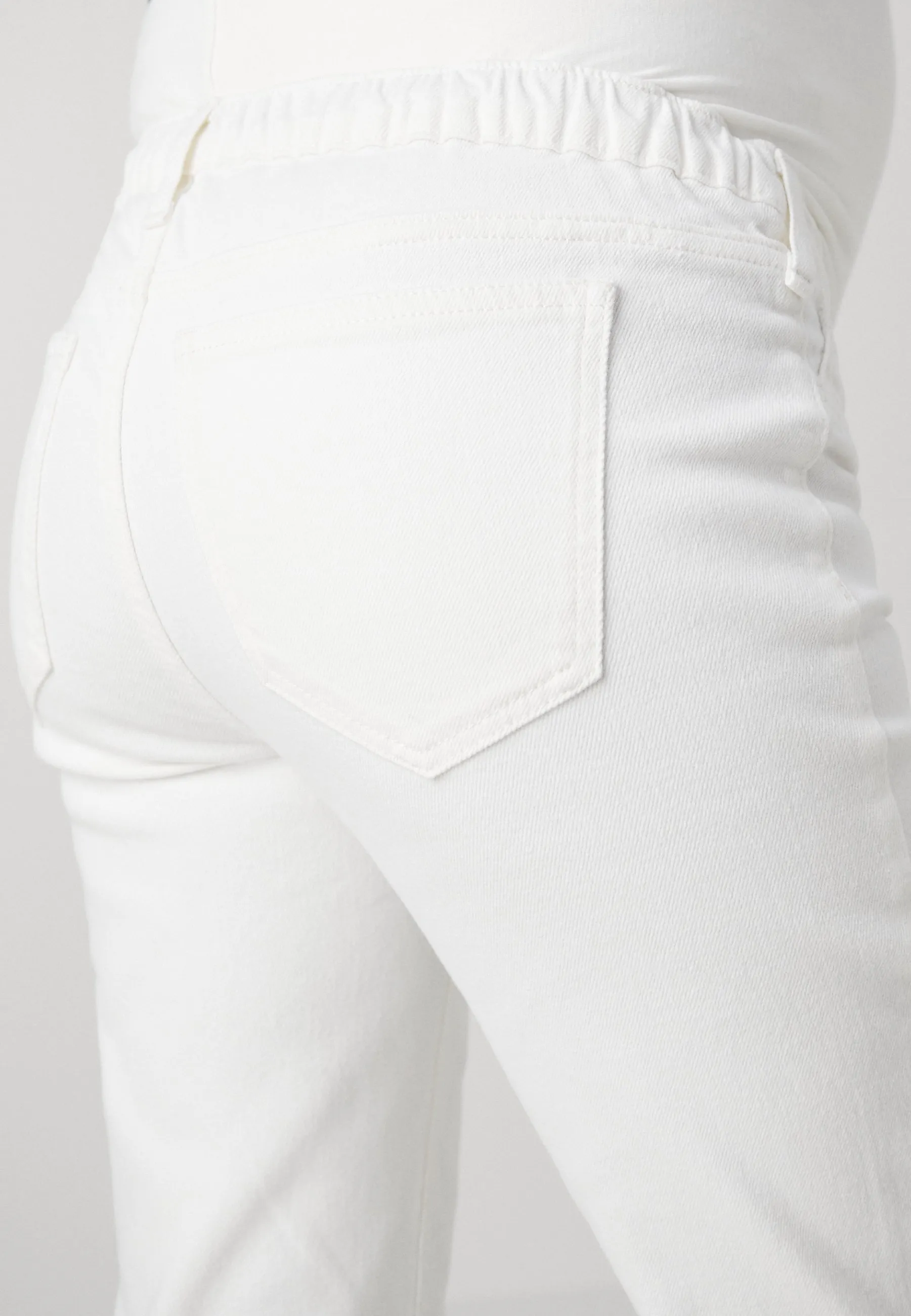 Jeans a sigaretta