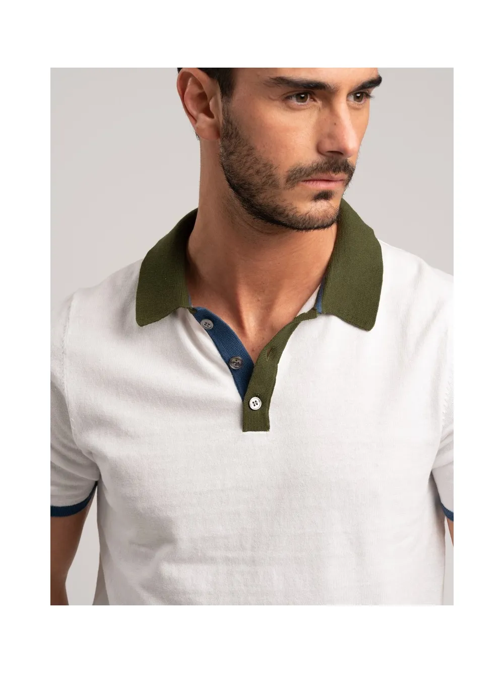 Maglia uomo stile polo a mezza manica realizzata in puro cotone lavorato a maglia