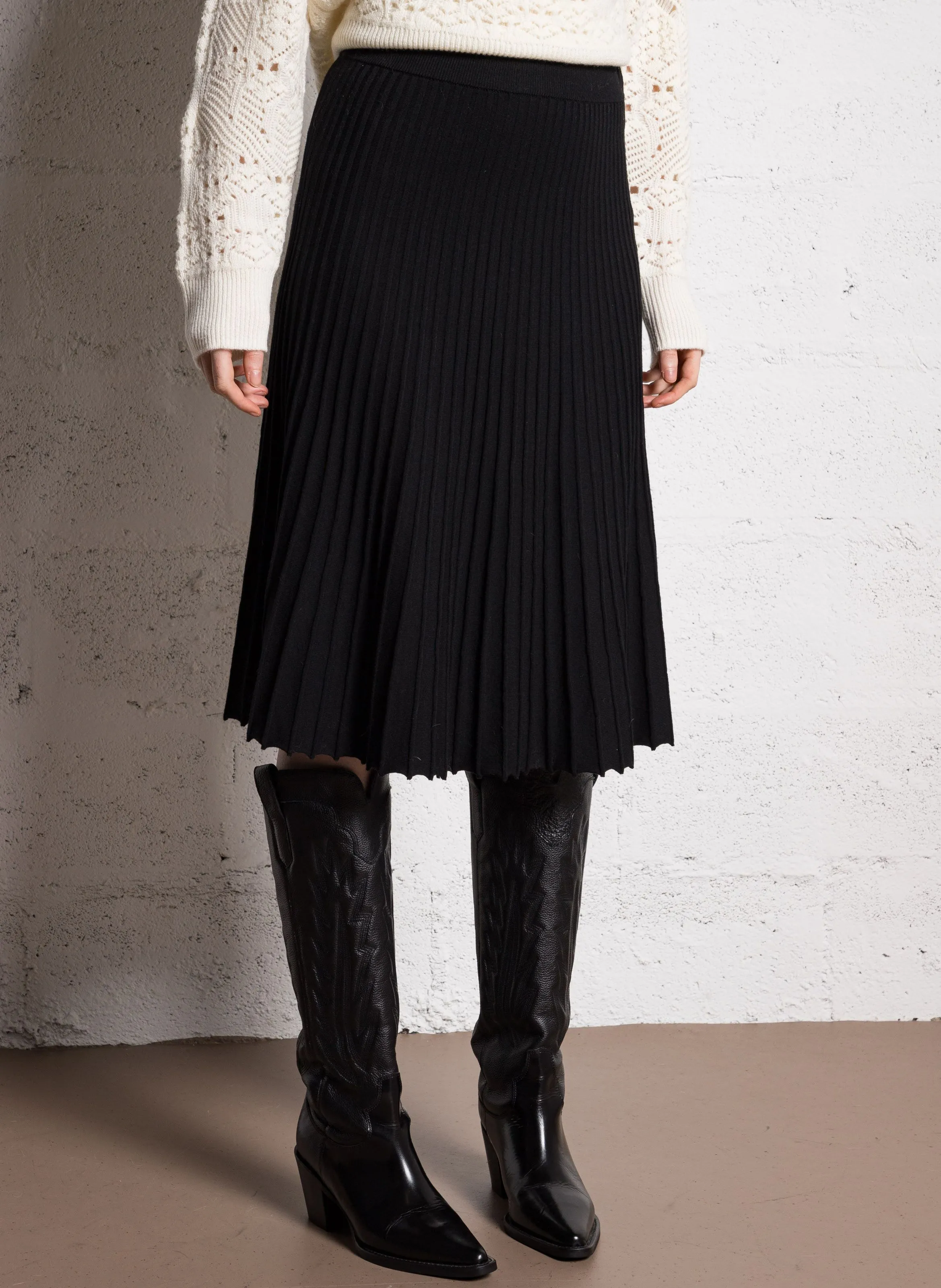  MAISON 123   ELISA - Gonna longuette plissettata in maglia | Nero