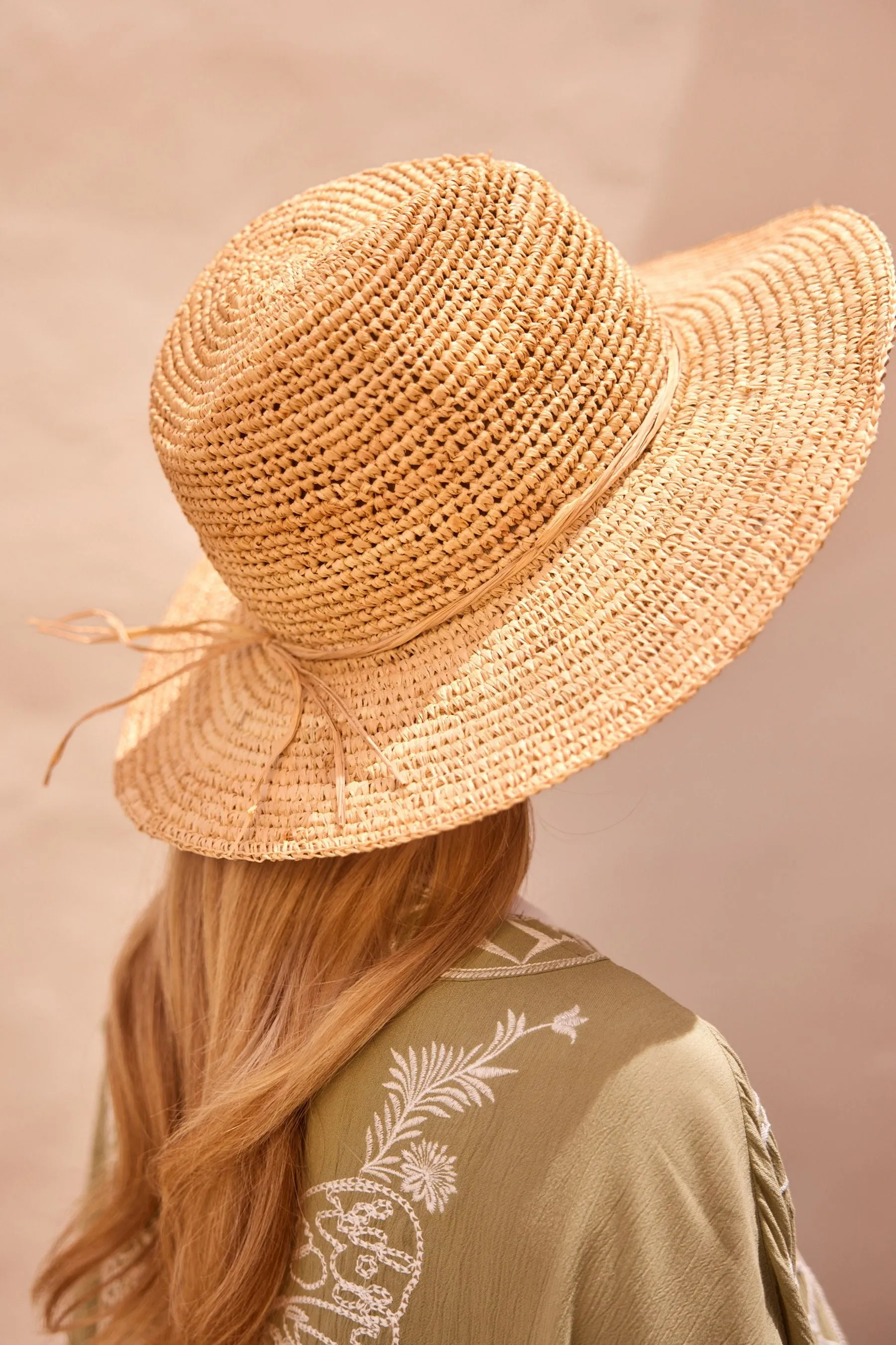 Neutro  - Cappello Panama con falda larga