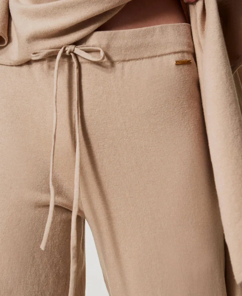 Pantaloni a palazzo in maglia