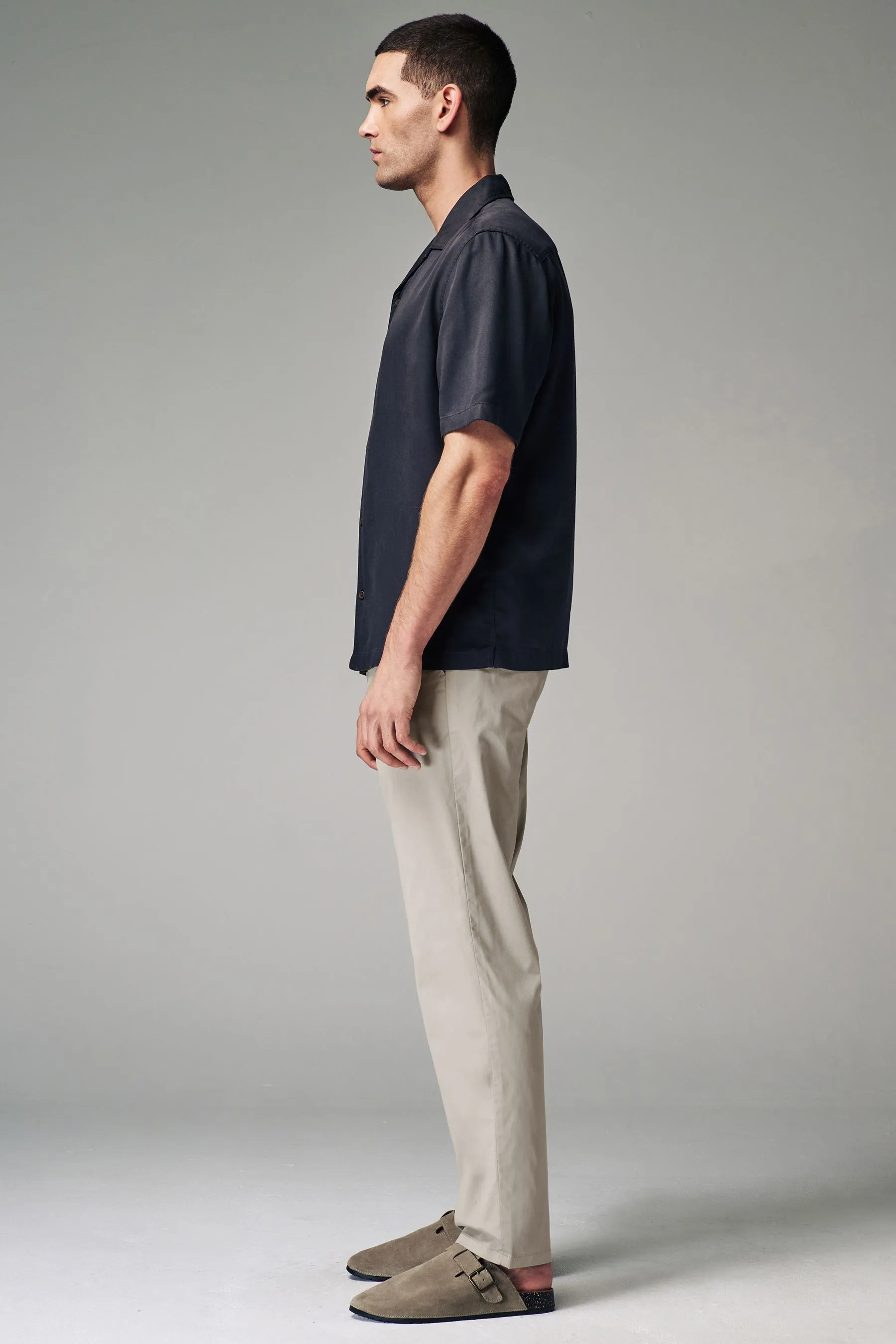 Pantaloni chino elasticizzati estivi