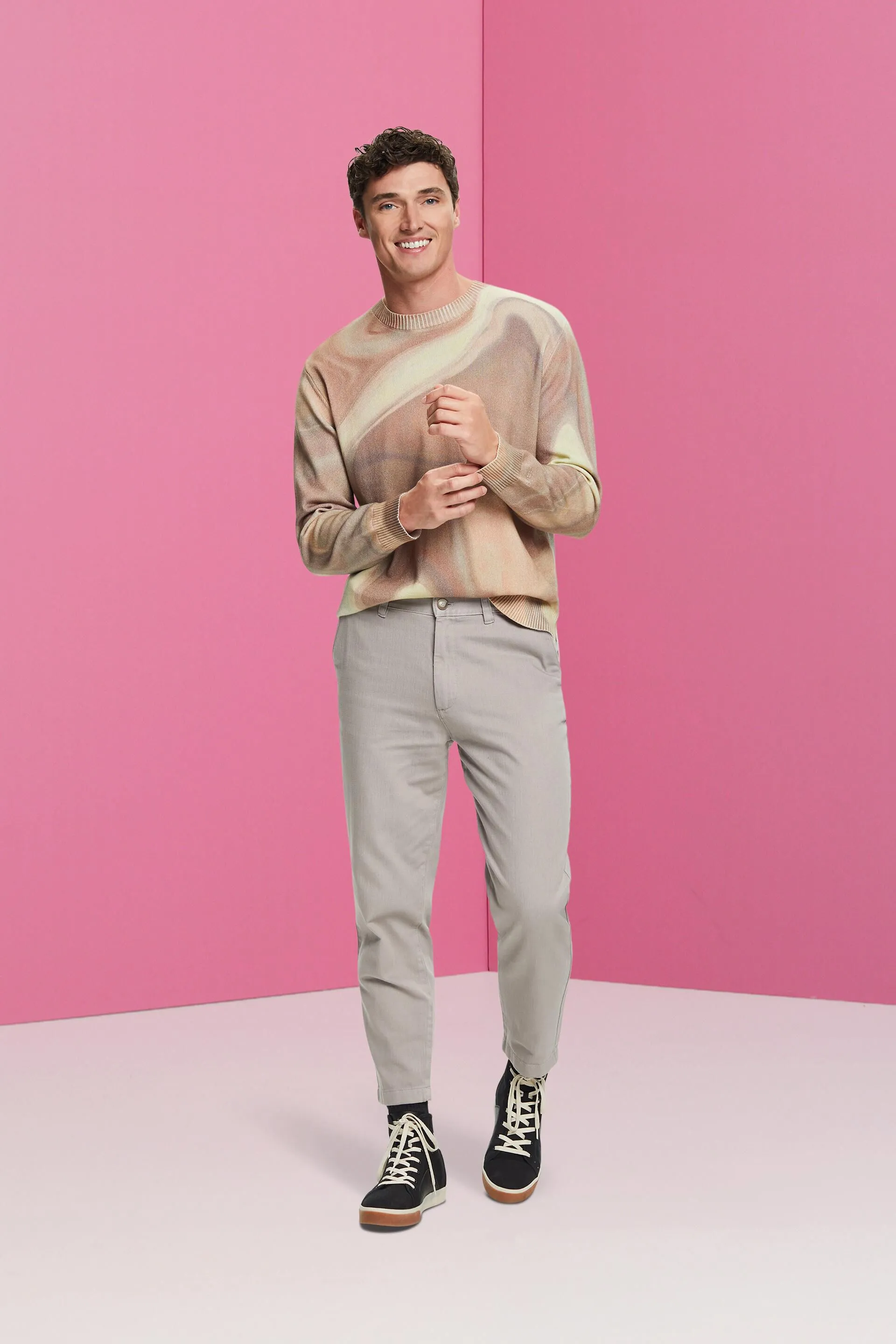Pantaloni in cotone, taglio ampio tapered