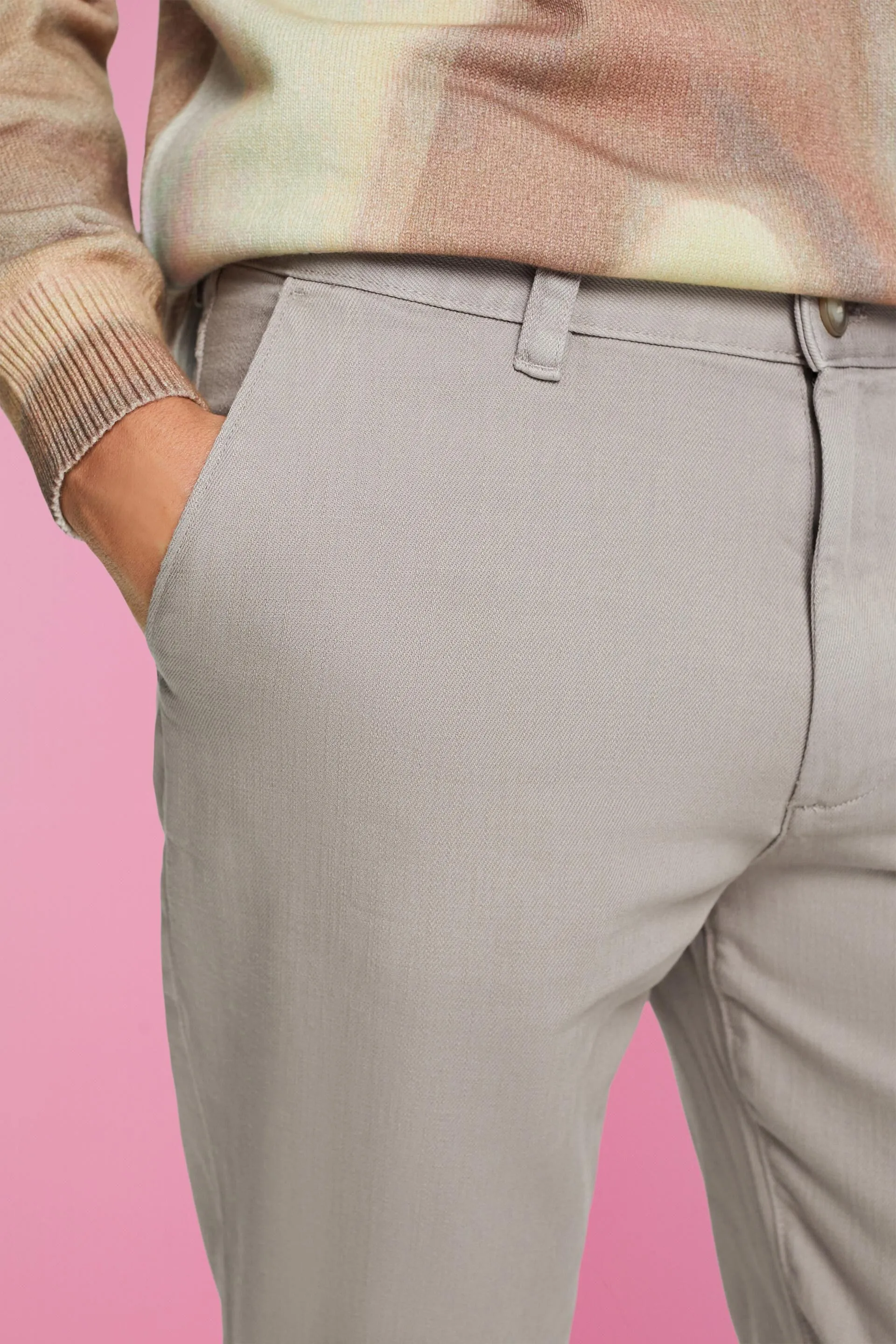 Pantaloni in cotone, taglio ampio tapered