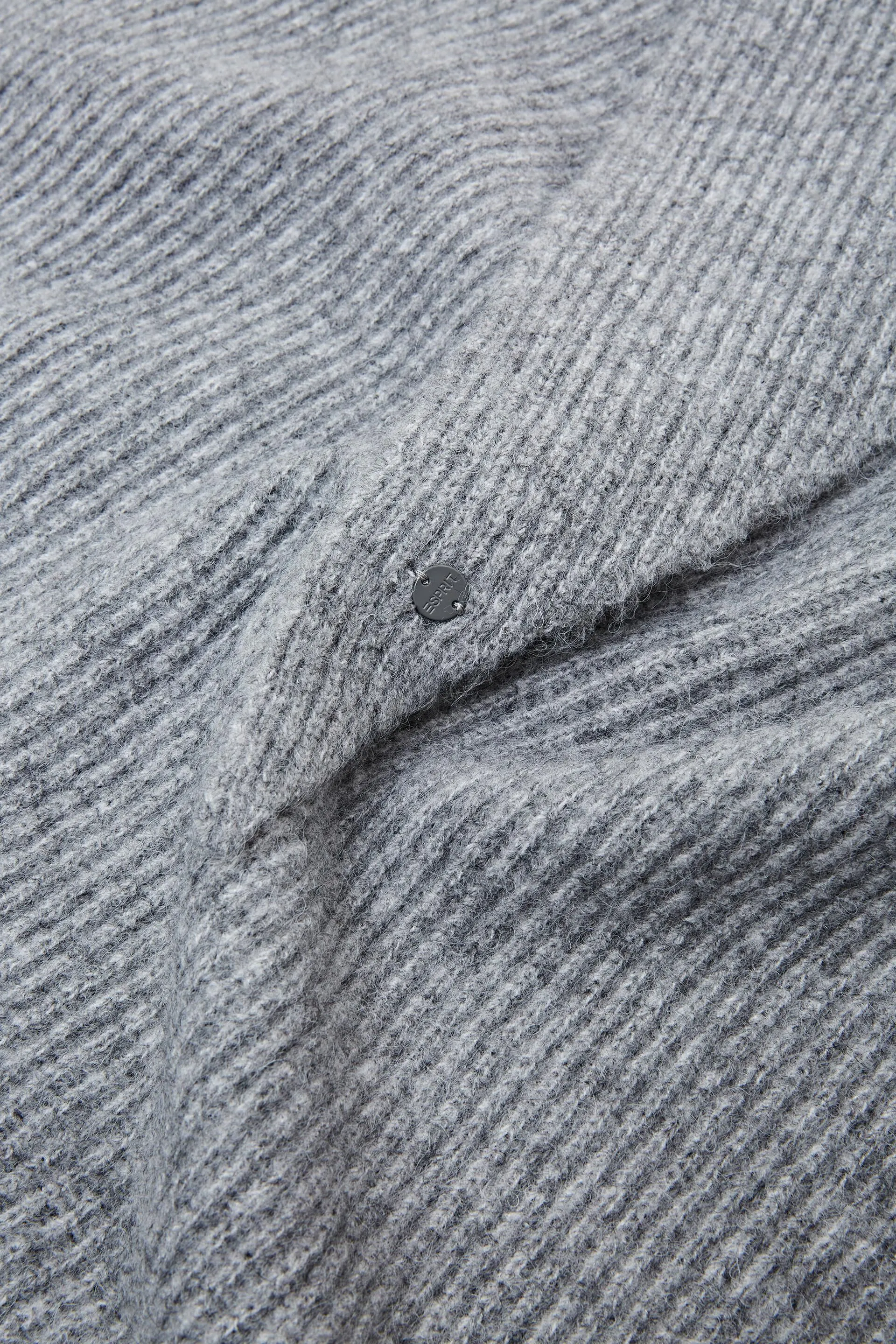 Sciarpa triangolare in maglia a coste