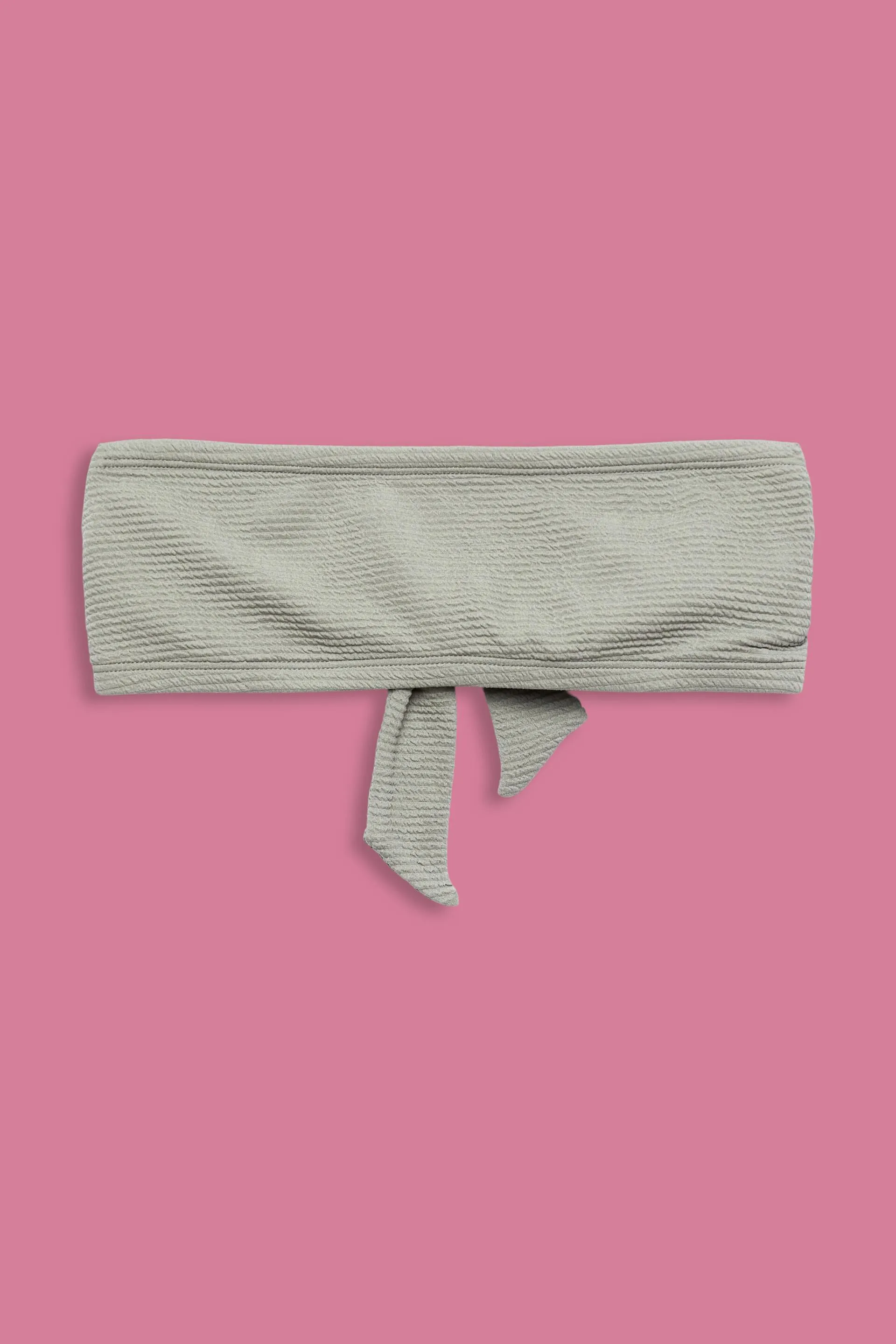 Top bikini a fascia strutturato