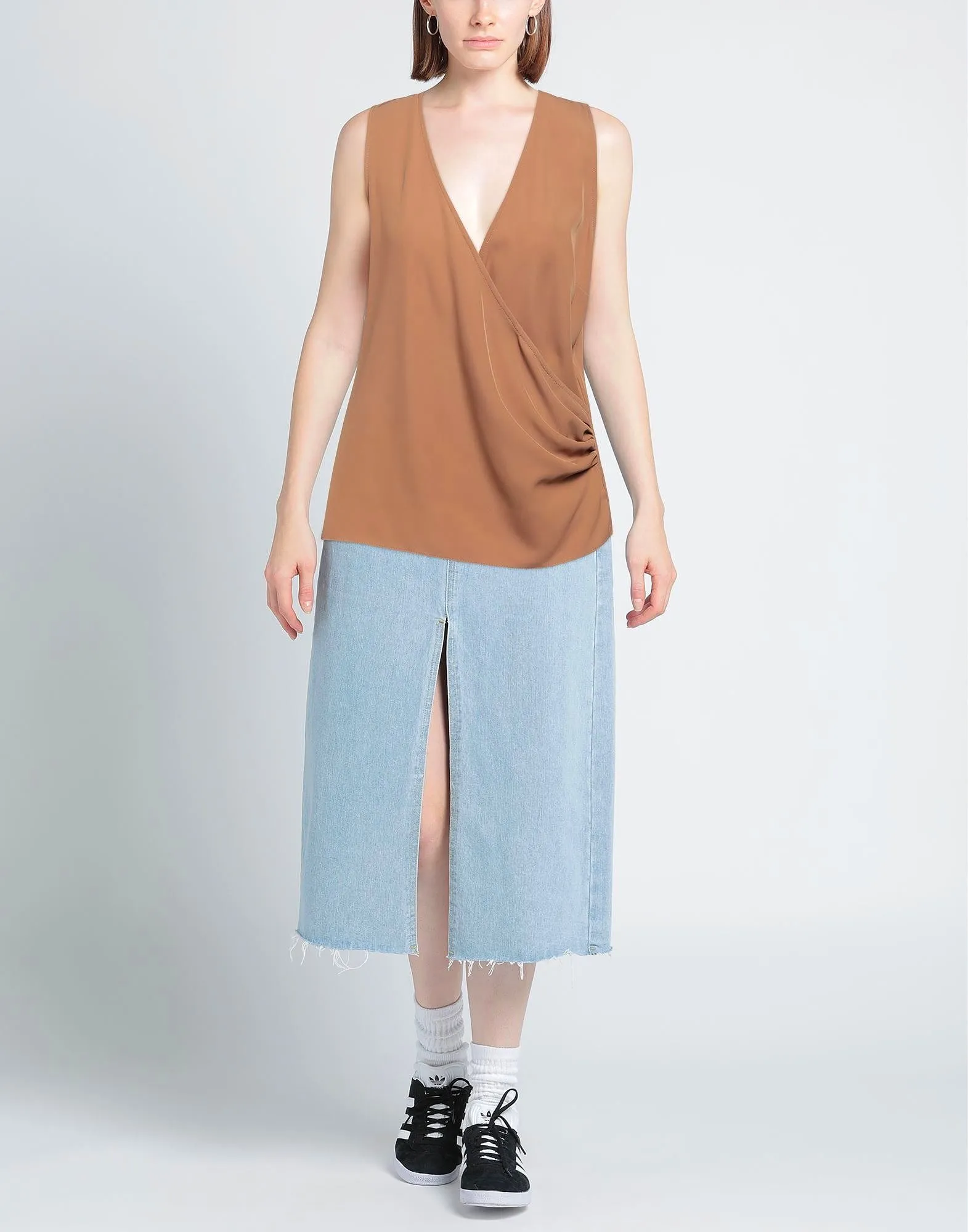 TOP CAMMELLO IN RASO