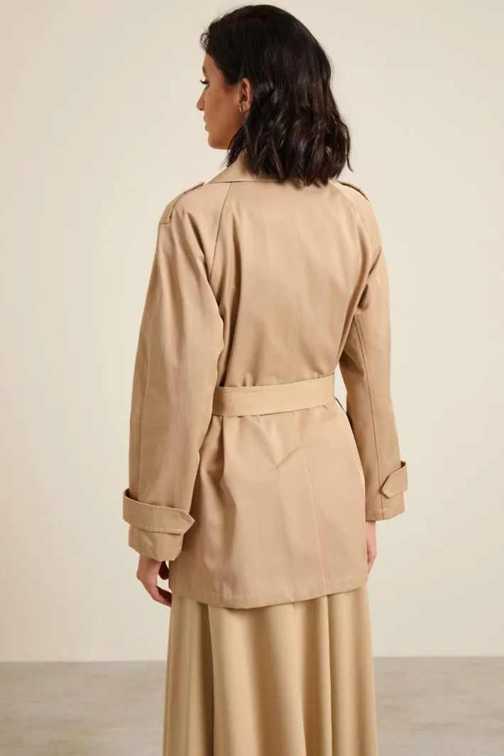 Trench in gabardina