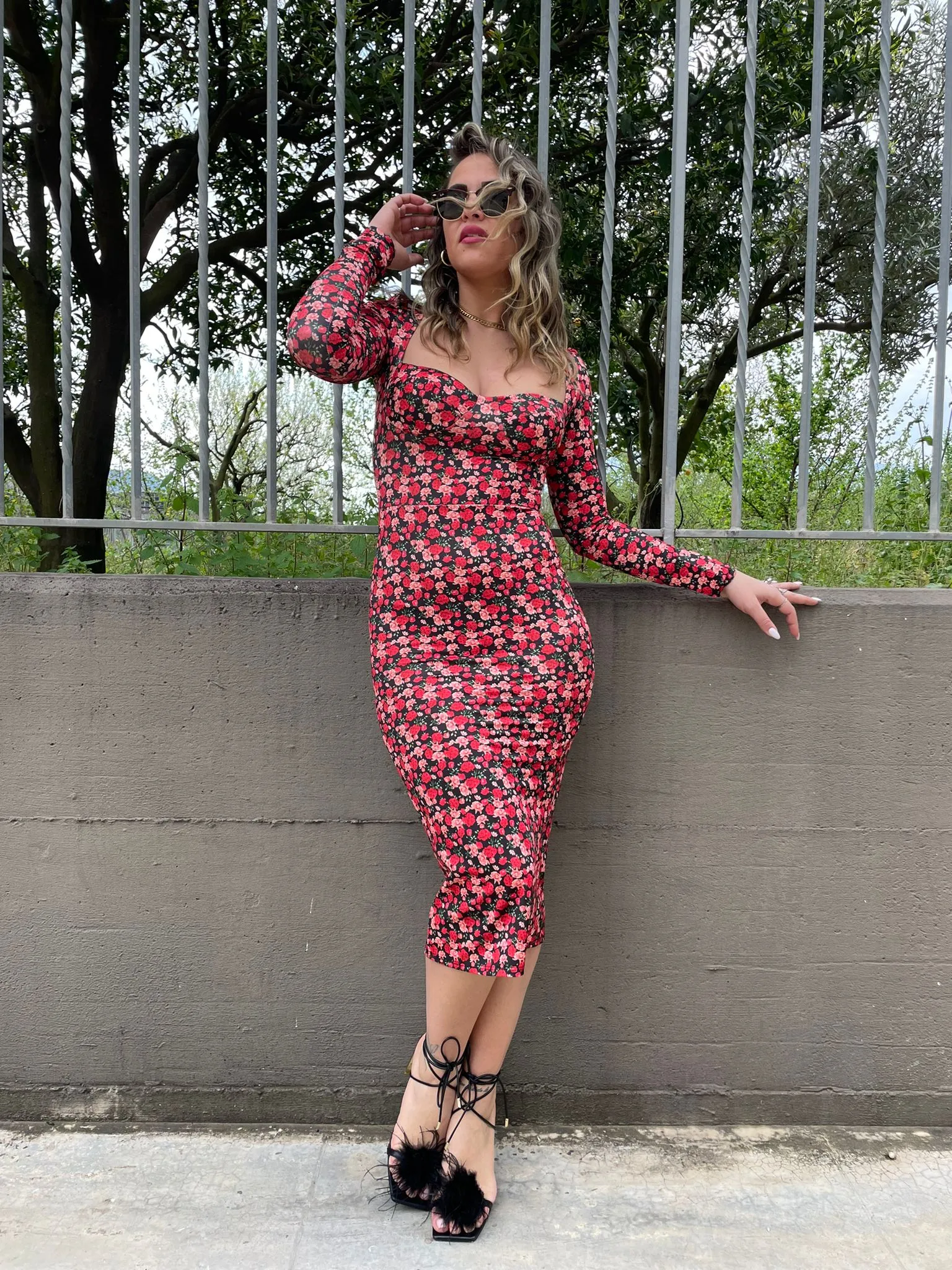 Vestito midi floreale con scollo a cuore