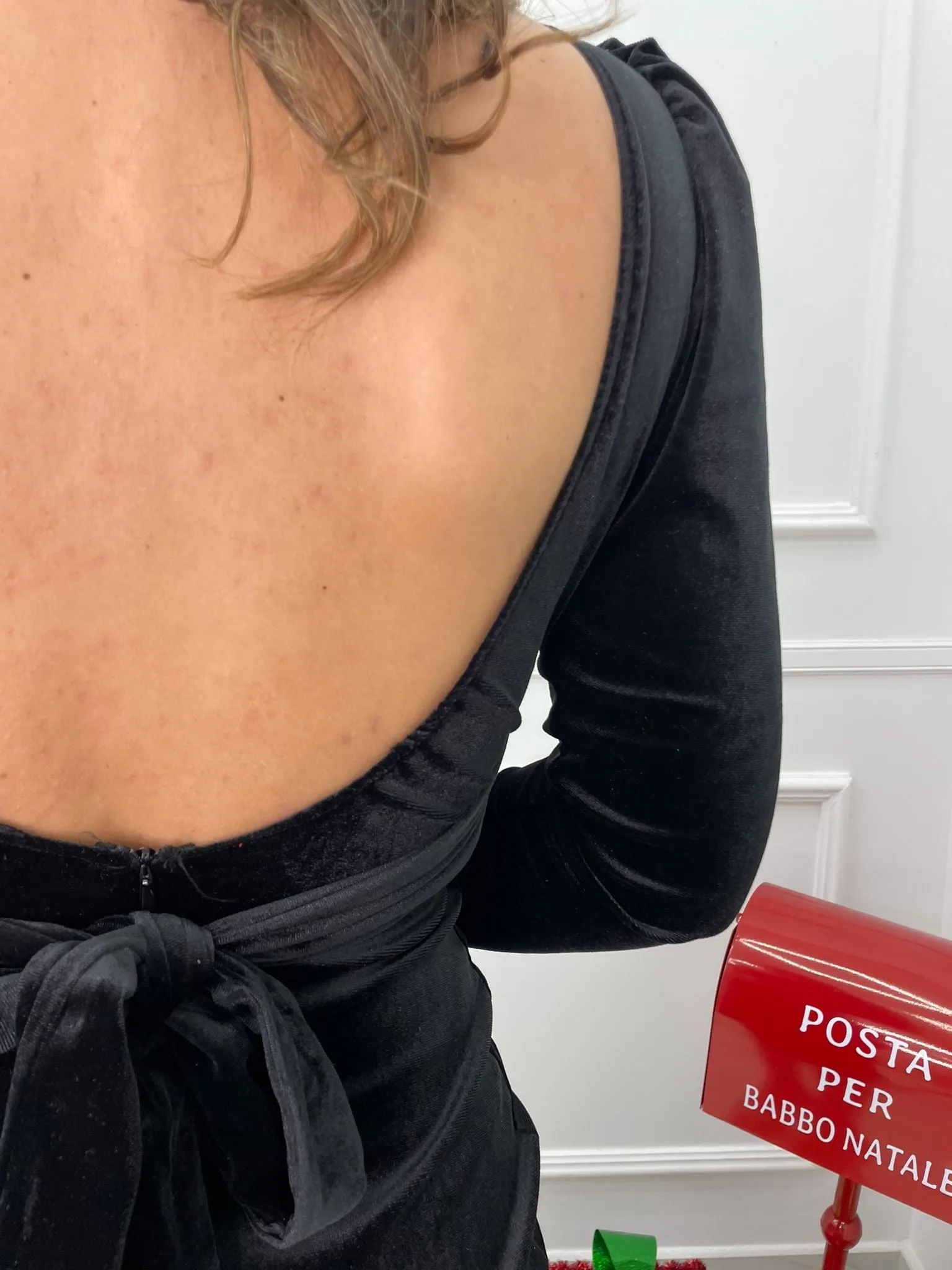 Vestito midi tinta unita in velluto con fiocco dietro